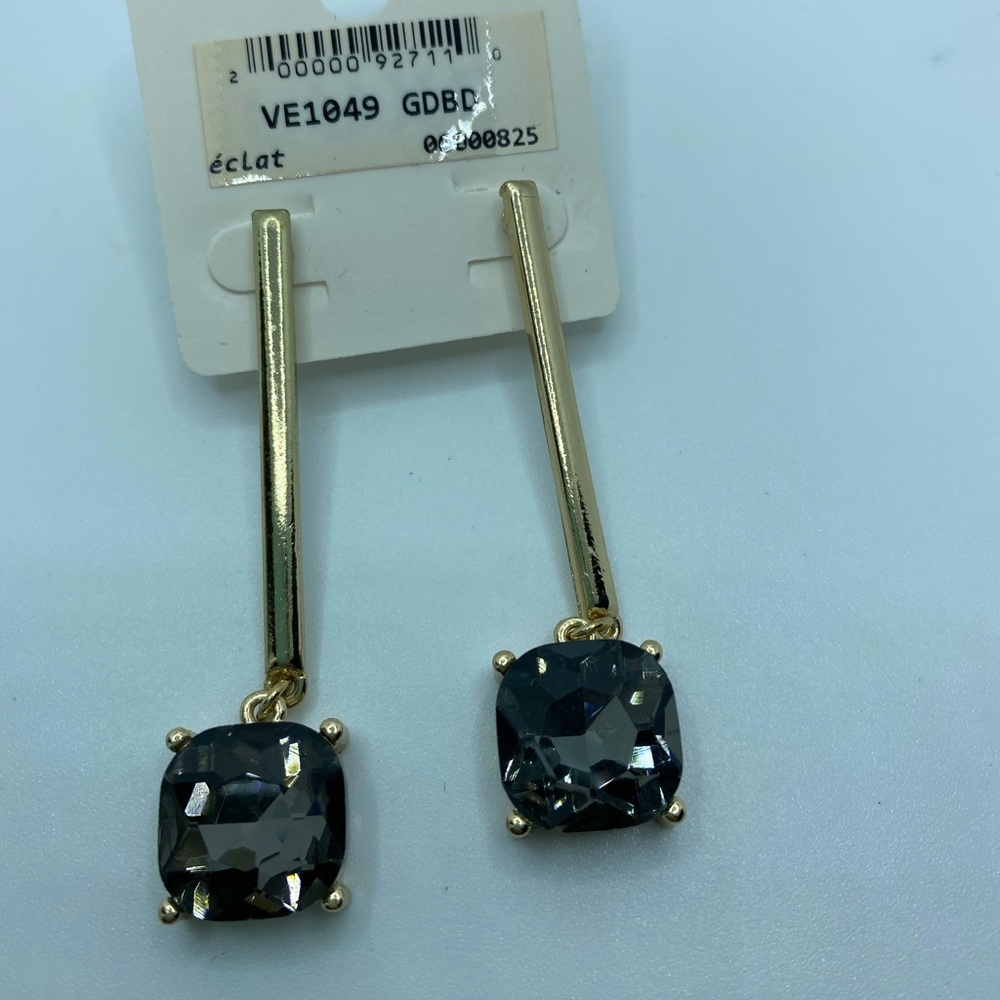 ‼️5/20‼️ goldtone with blackish gemstone dangling earrings